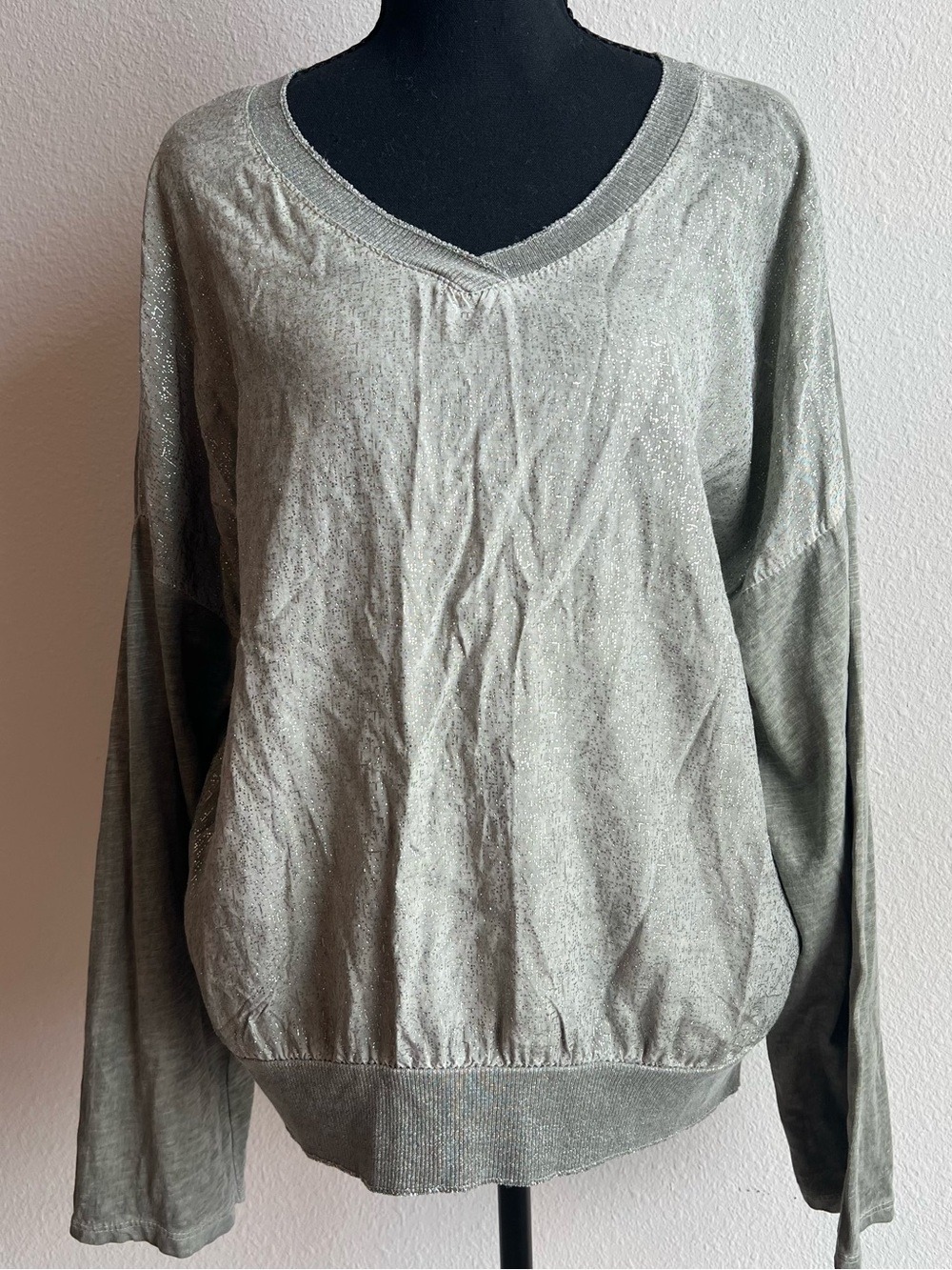 Free For Humanity Relaxed V-Neck Shimmery Top in Olive Green Oversized